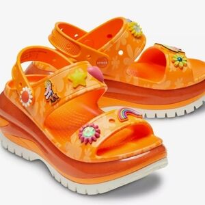 The Lizzie McGuire Mega Crush Sandals Adult Crocs NWT (M9/W11)